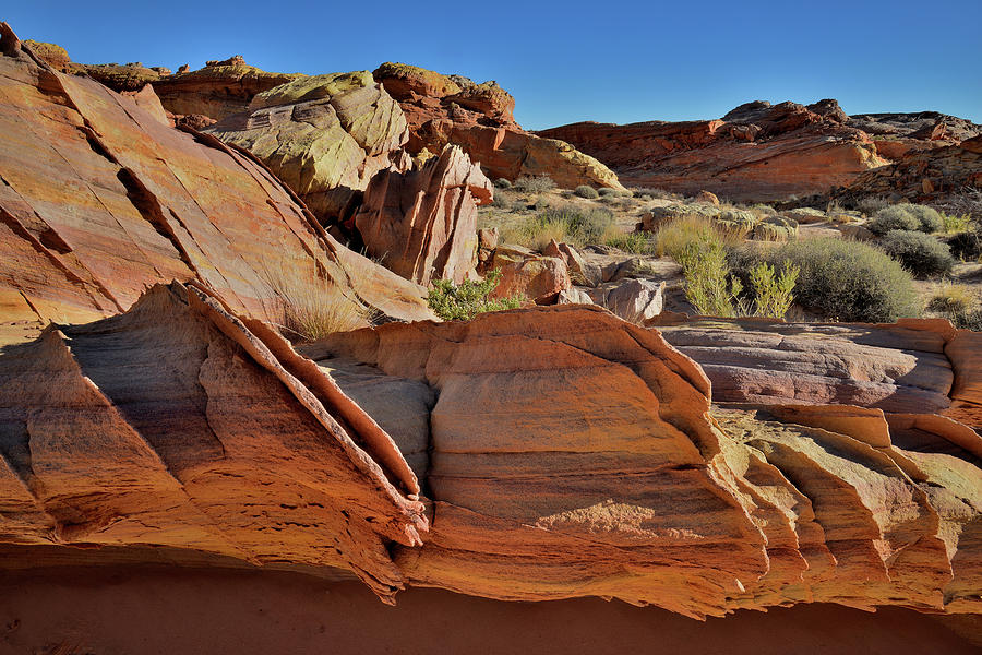 Sandstone Ledge in Wash 3 of Valley of Fire Photograph by Ray Mathis