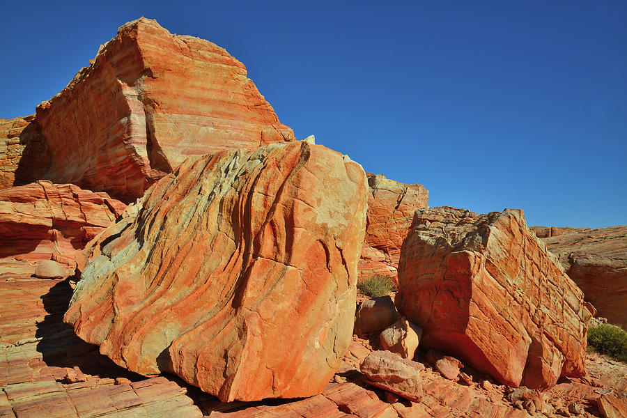 Sandstone Pyramid in Valley of Fire Photograph by Ray Mathis