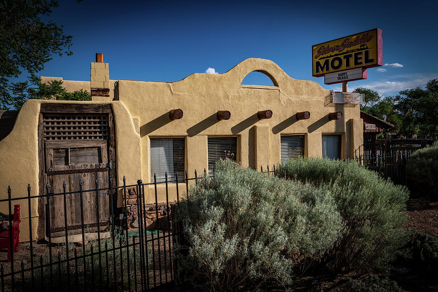 Santa Fe Motel Photograph by Paul LeSage