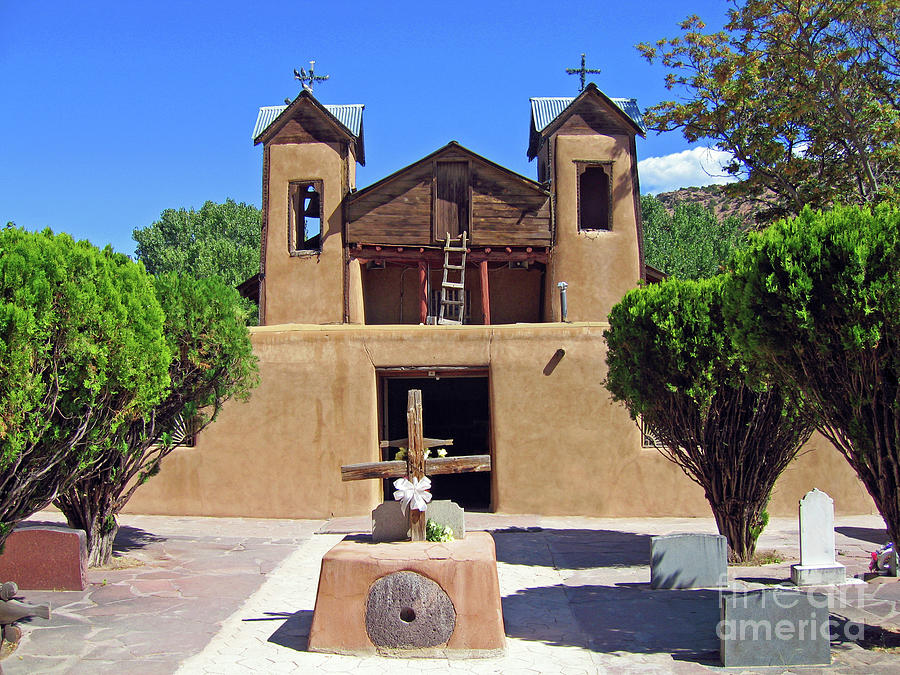 Santuario de Chimayo Photograph by Nieves Nitta