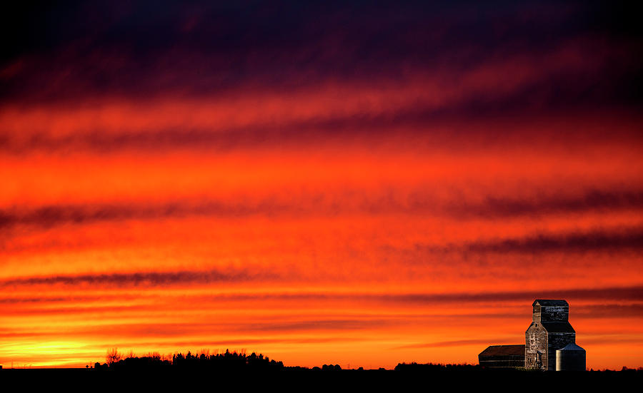 Nature Photograph - Saskatchewan Prairie Sunset by Mark Duffy