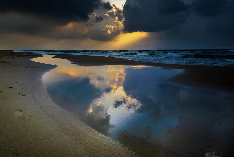 Sea reflections by Gabriel Israel Sea reflections by Gabriel Israel