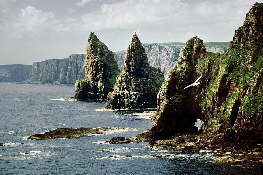Sea stacks of Duncansby Head, northern Scotland Photograph by David ...