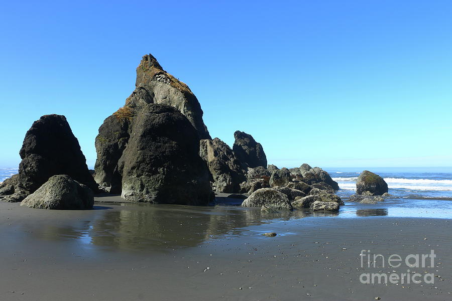 Sea Stacks Of Ruby Beach Photograph by Christiane Schulze Art And Photography