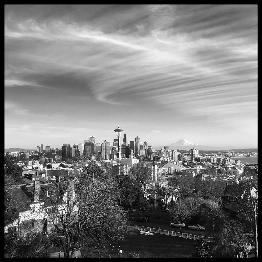 Seattle Cielo Photograph by Aparna Tandon