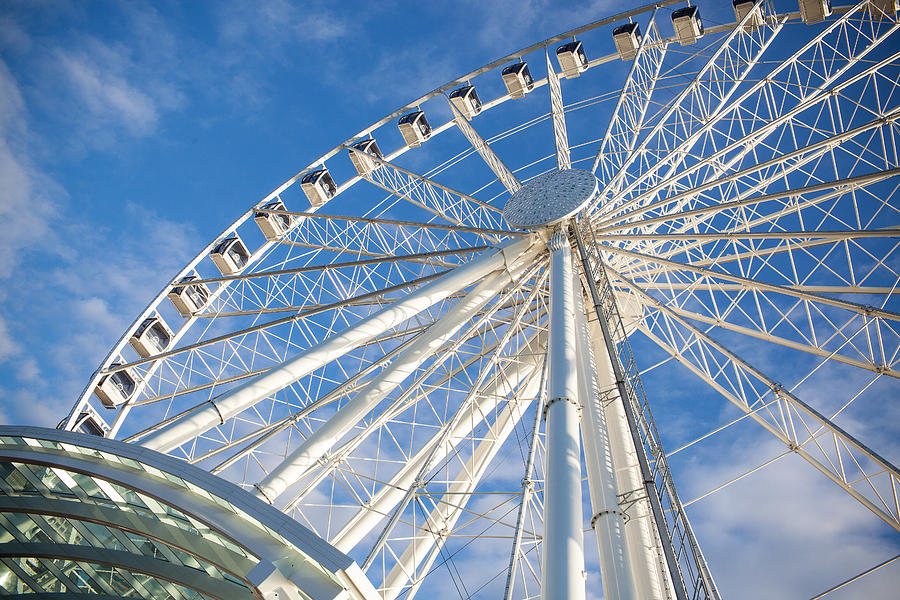 Seattle Photograph - Seattle Ferris Wheel by Paul Bartoszek