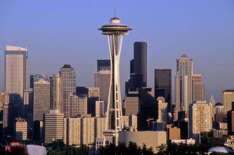Seattle Skyline with Space Needle Photograph by Frank DiMarco