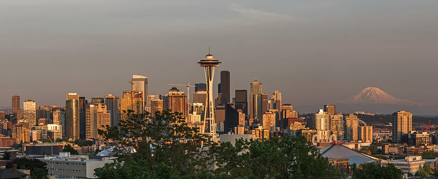 Seattle Skyline and Mount Rainier at Sunset Photograph by Willie Harper