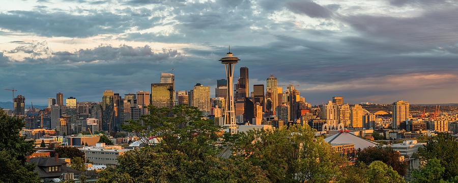 Seattle Skyline at sunset Photograph by Chuck Edge