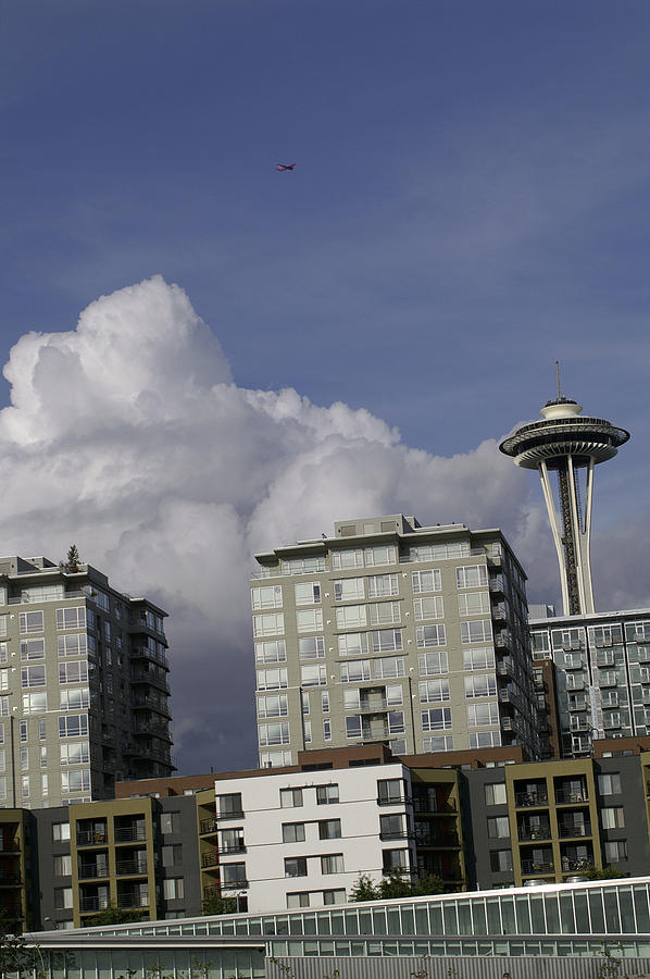Seattle Skyline I Photograph by Henri Irizarri