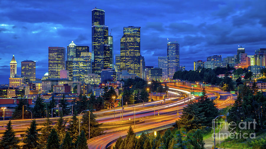 Seattle Skyline Photograph by Jerry Fornarotto