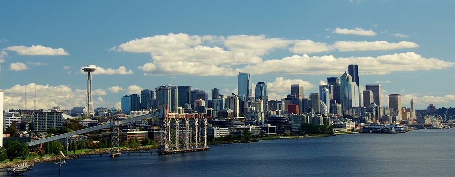 Seattle Photograph - Seattle Skyline by Phyllis Spoor