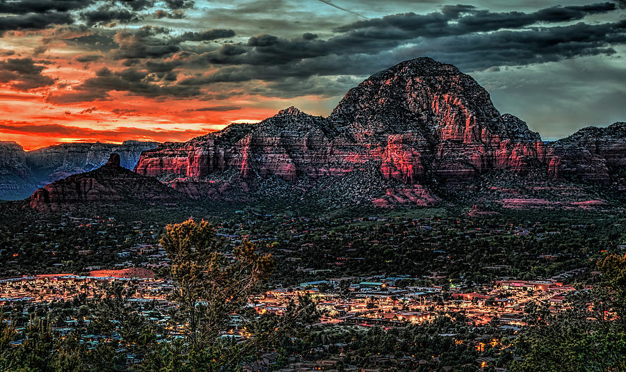 Sedona Sunset Photograph by Wes Iversen