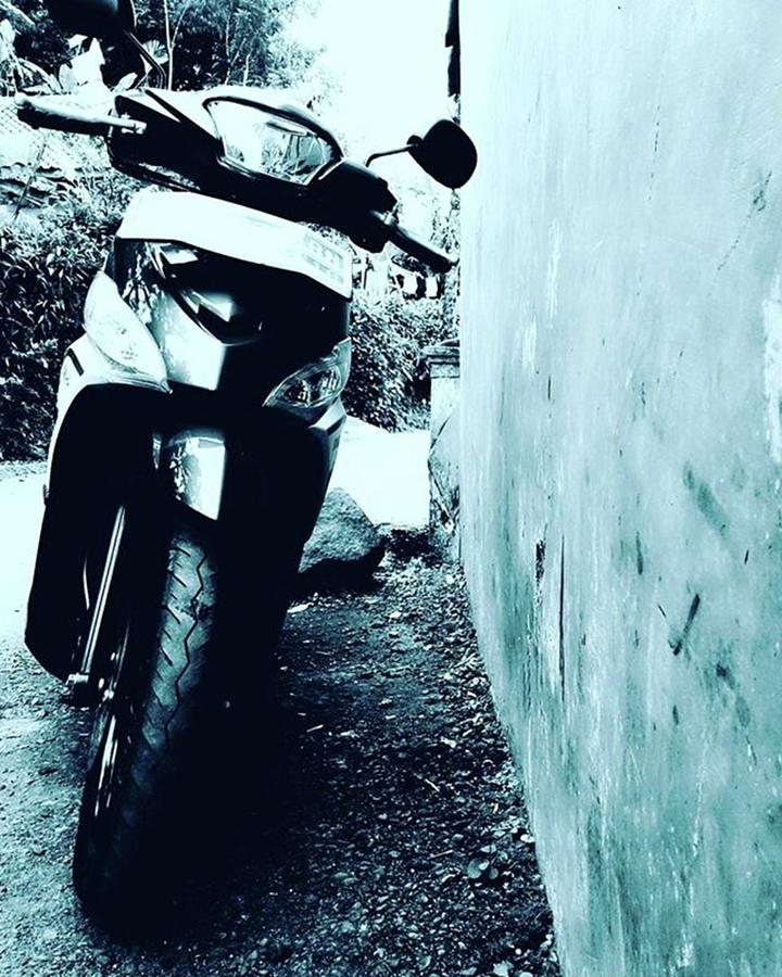 Motorcycle Photograph - Senderan Dulu,,,😁
🚲 #motorcycle by Aa Zieck