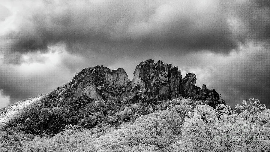 Seneca Rocks Photograph by Pam DeCamp