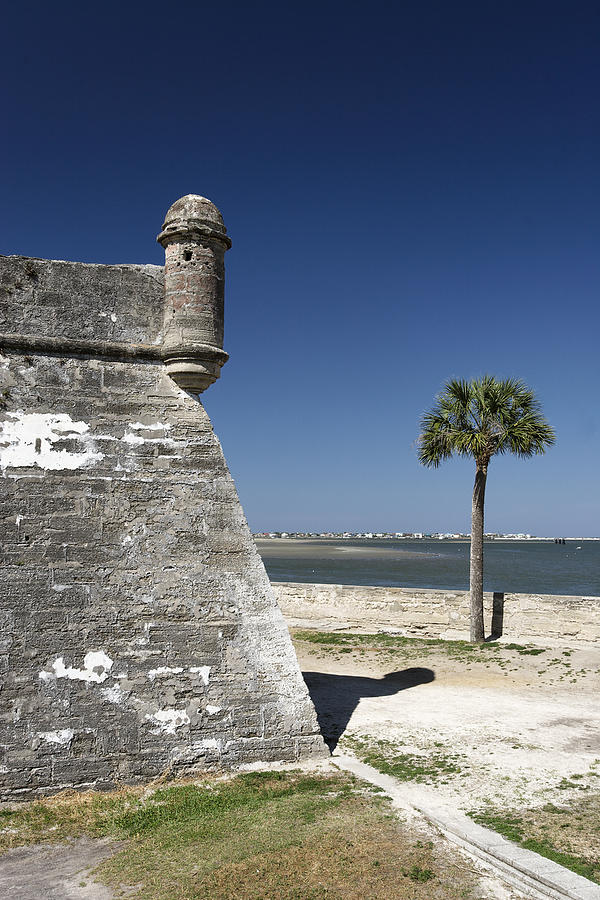 Castillo De San Marcos Photograph - Sentry Post on the Wall Castillo De San Marcos St Augustine Florida by George Oze