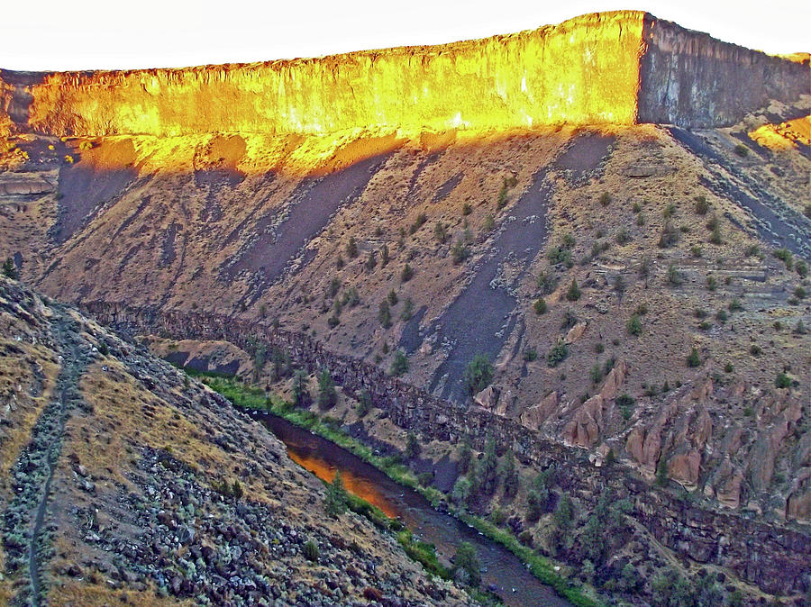 Setting Sun on Rim of Crooked River Canyon, Oregon Photograph by Ruth Hager