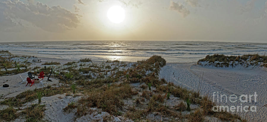 Setting Sun On The Beach Photograph by Paul Mashburn