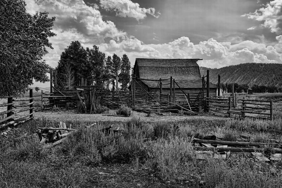 Settlers Barn Photograph by Hugh Smith