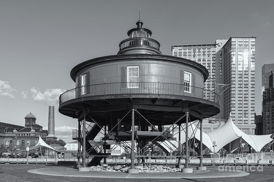 Seven Foot Knoll Light II Photograph by Clarence Holmes