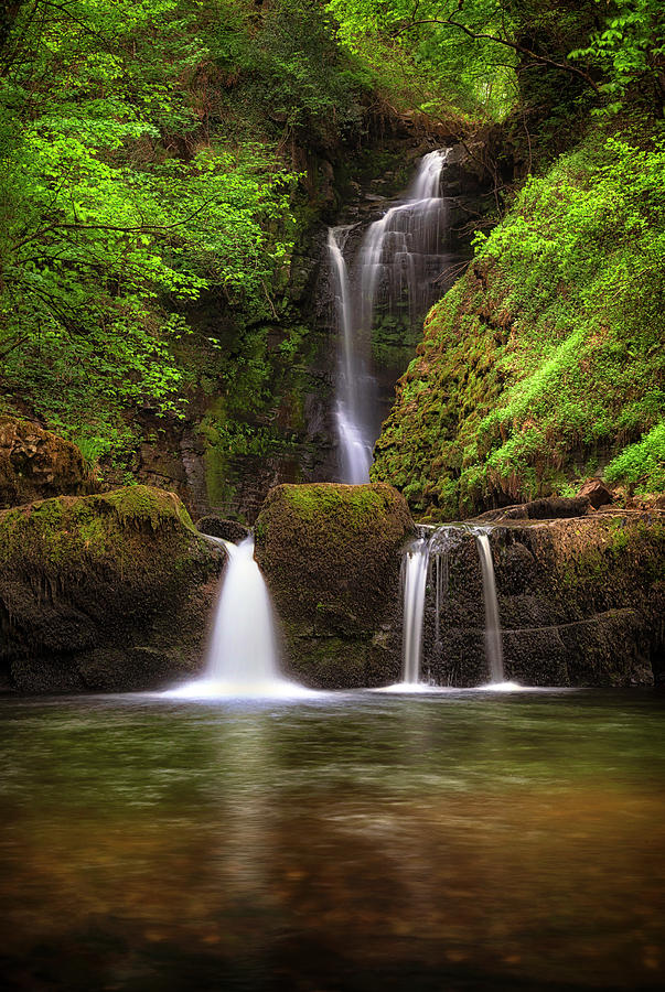 Waterfall Photograph - Sgwd Einion Gam Cascade by Leighton Collins