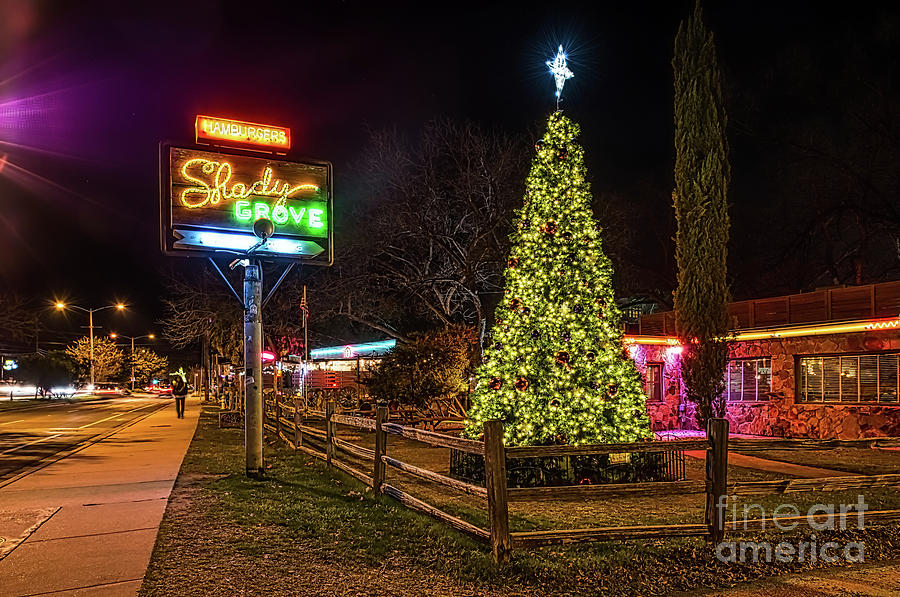Shady Grove Christmas Photograph by Bee Creek Photography - Tod and Cynthia