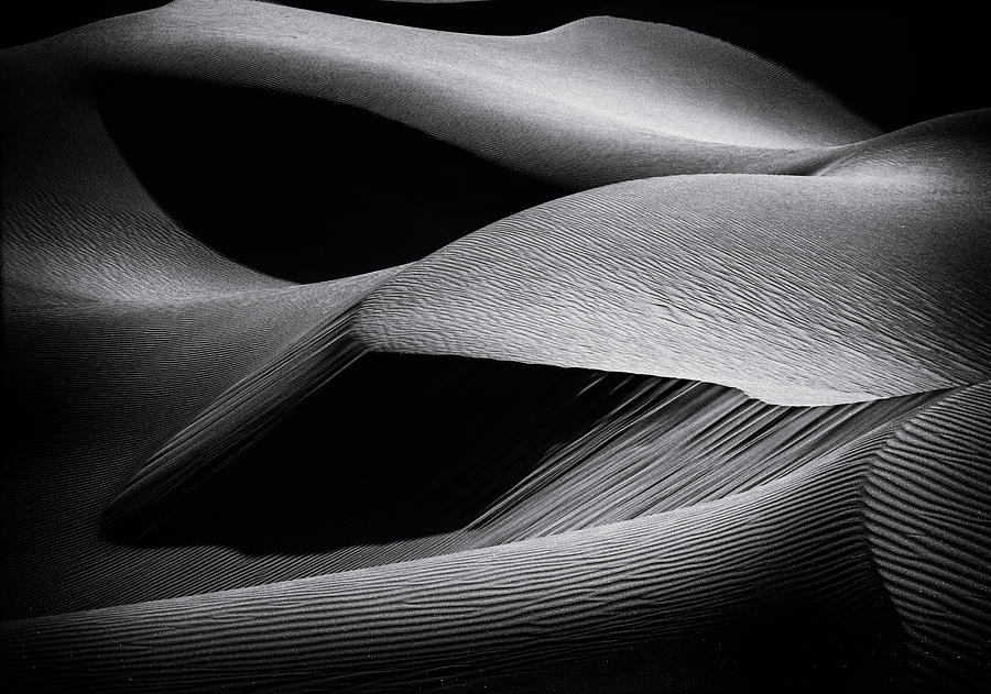 Black And White Photograph - Shapes Of The Dunes by Simon Chenglu
