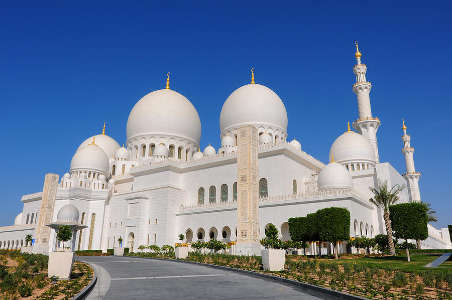 Sheikh Zayed Grand Mosque in Abu Dhabi, UAE Photograph by Ivan Batinic ...