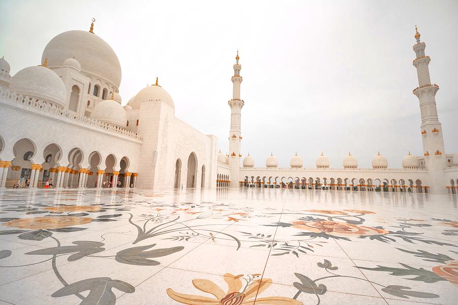 Sheikh Zayed Mosque Photograph by Mike Dunn