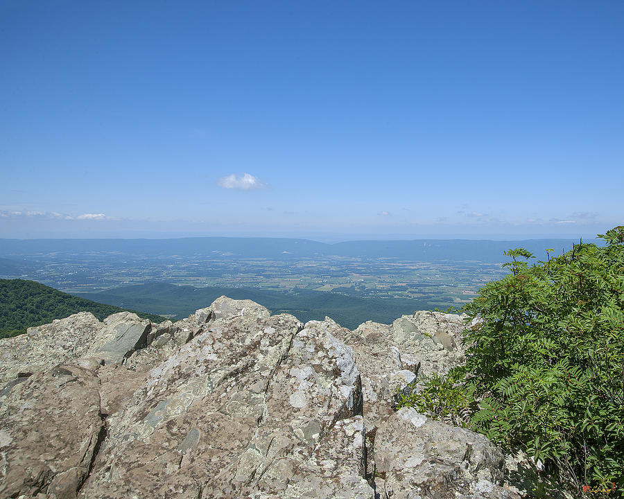 Shenandoah Valley from Little Stoney Man Mountain DS0061 Photograph by Gerry Gantt