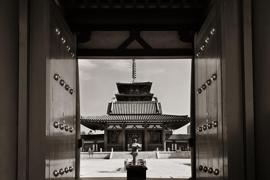 Shitennoji Temple Photograph by Songquan Deng