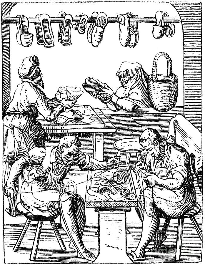 SHOEMAKERS, 16th CENTURY Photograph by Granger