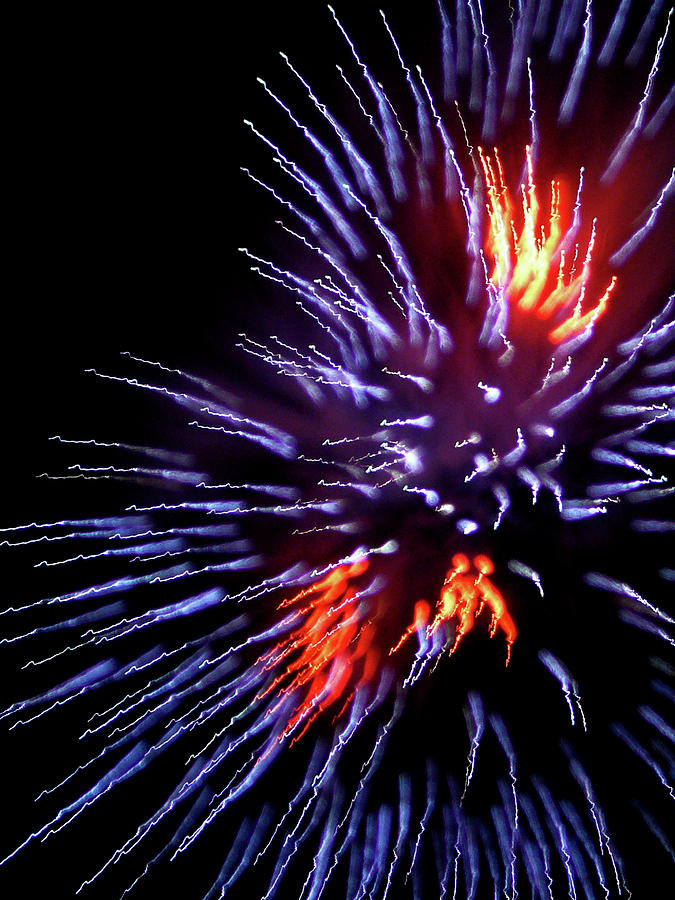 Fireworks Photograph - Shooting Stars by Guillermo Rodriguez