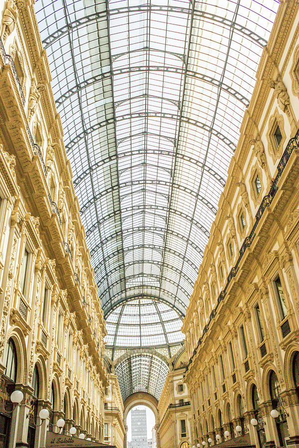 Shopping in Milan Photograph by Lisa Lemmons-Powers