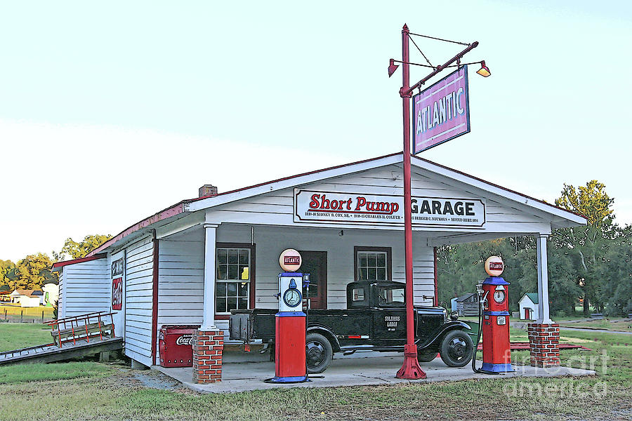 Short Pump Garage - Goochland VA Virginia Photograph by Dave Lynch