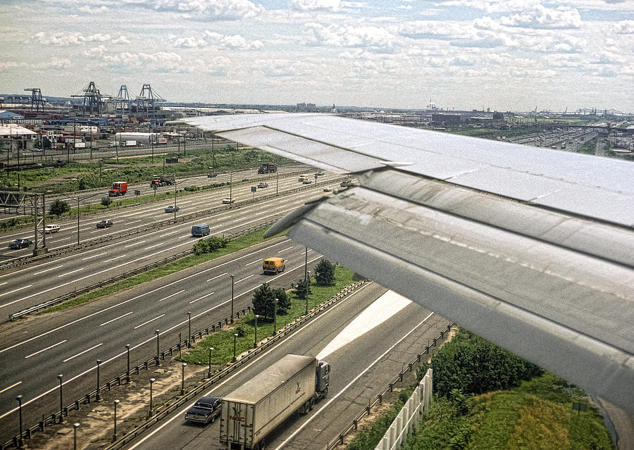 Short Runway Landing at Newark Liberty Airport Photograph by Kellice Swaggerty