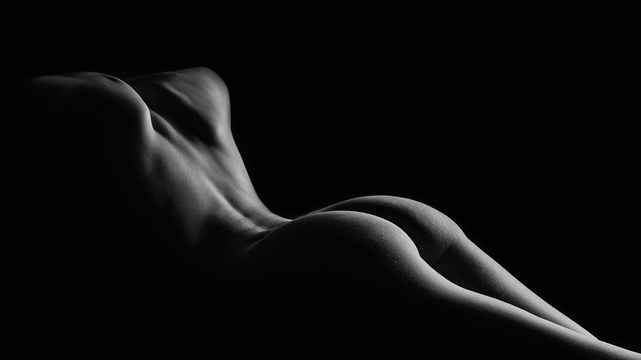 Naked Photograph - Shoulders 5153 by Aurimas Valevicius