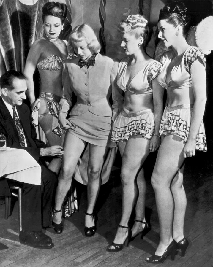 Showgirls Get Smallpox Shots Photograph by Underwood Archives