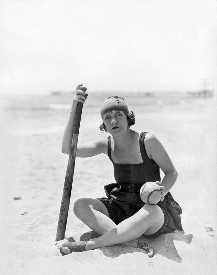 Silent Film Star Viola Dana Photograph by Underwood Archives