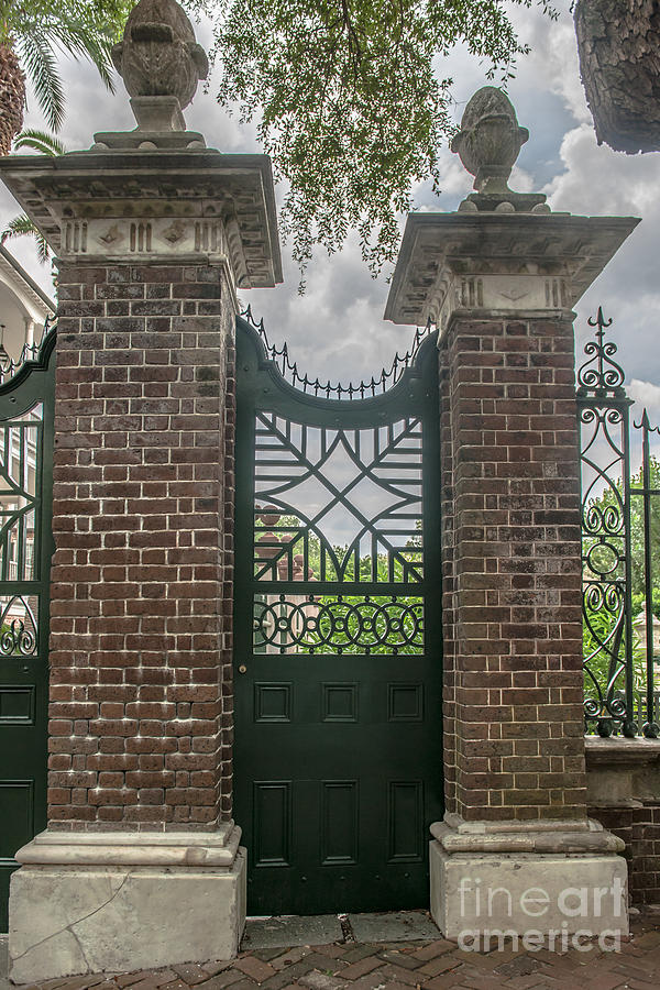 Simmons Edwards House Entrance Photograph