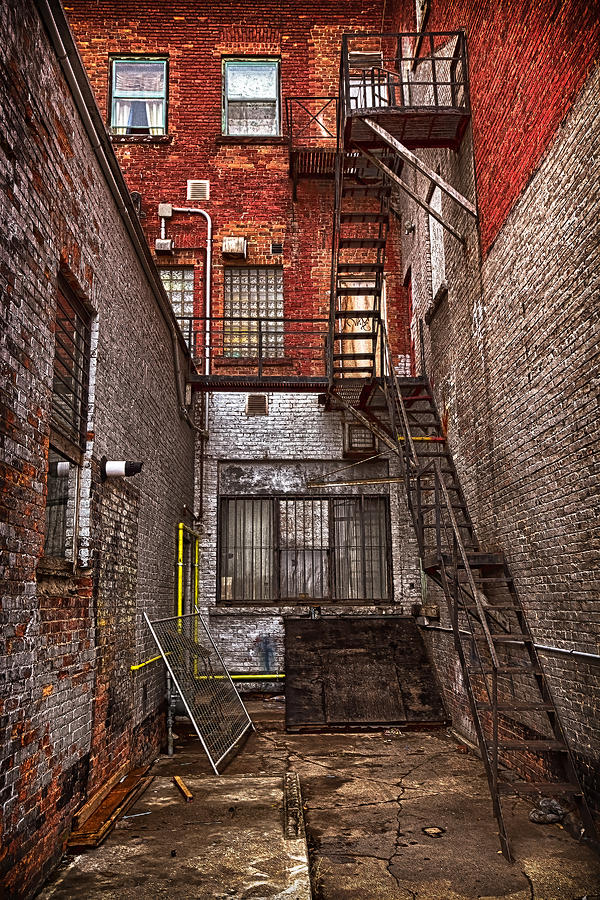 Simpson Street Back Alley Photograph by Jakub Sisak