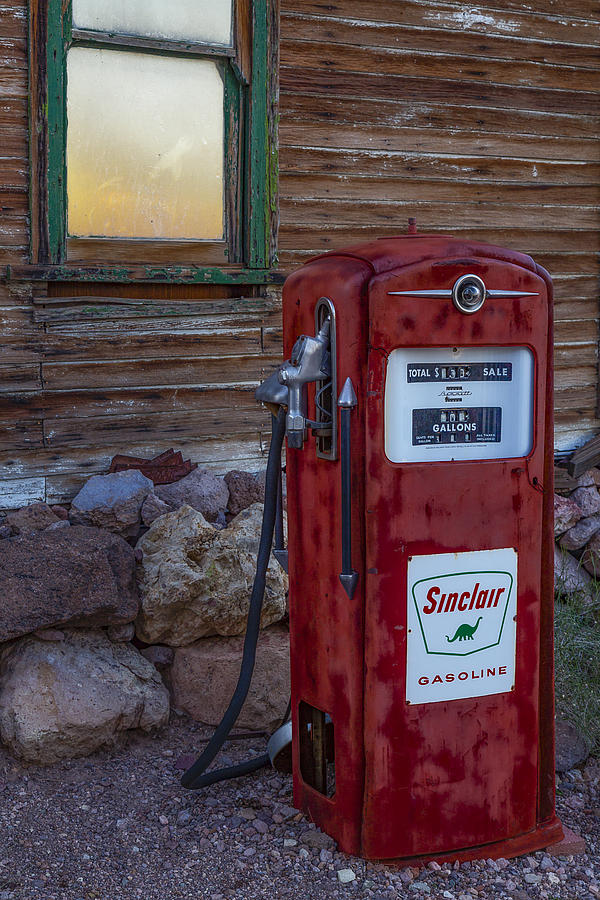 Sinclair Gas Pump Photograph by Susan Candelario