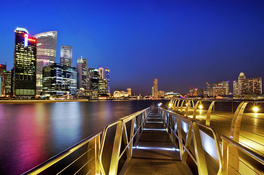 Singapore - Marina Bay Photograph by Ng Hock How