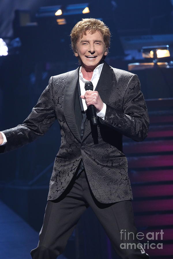 Barry Manilow Photograph - Barry Manilow #44 by Concert Photos