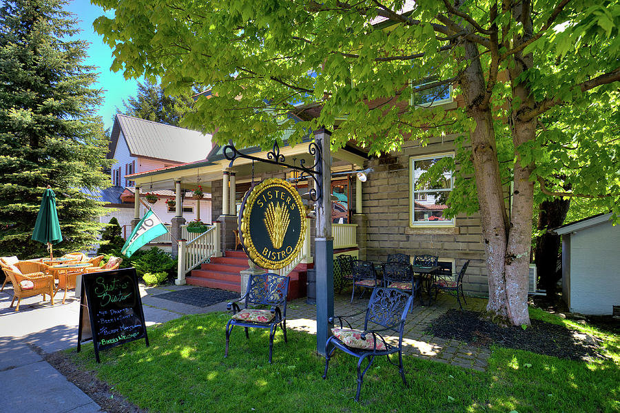 Sisters Bistro in Old Forge Photograph by David Patterson