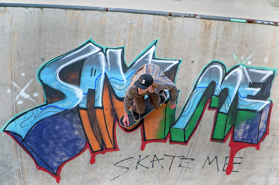 Skate Me Photograph by Alan Raasch