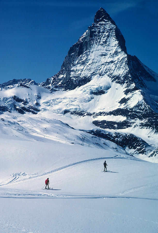 Skiers Photograph - Skiers at Matterhorn in Switzerland by Carl Purcell