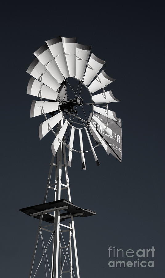 Smelser Windmill 2942 Photograph by Ken DePue