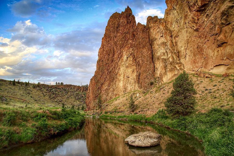 Smith Rock smooth view Photograph by Lynn Hopwood
