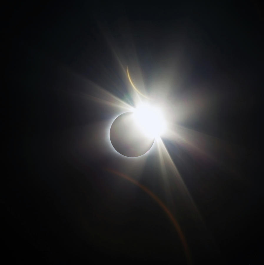 Solar Eclipse Diamond Ring Photograph by Stamp City | Fine Art America